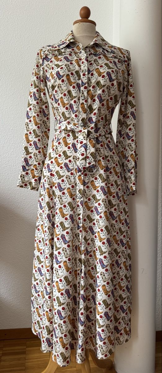 Sandro Vestiti: Robe Sandro Paris motif bottes, taille 36 – Nuovo (secondo la descrizione) da Morges venduto da sandy069
