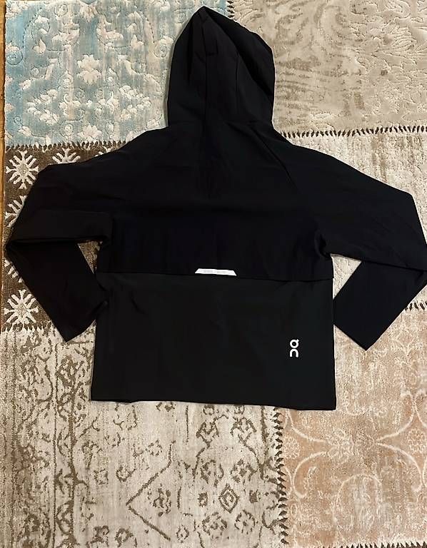 Jacken: On Laufjacke – Neu und originalverpackt aus Stettlen von als_7wwm 2