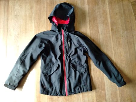 Windjacke Grösse 140
