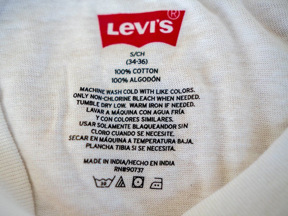 Levi's T-Shirts: Three Levi's cotton T-shirts – Neu und originalverpackt aus Geneve von mar_h5wp 3