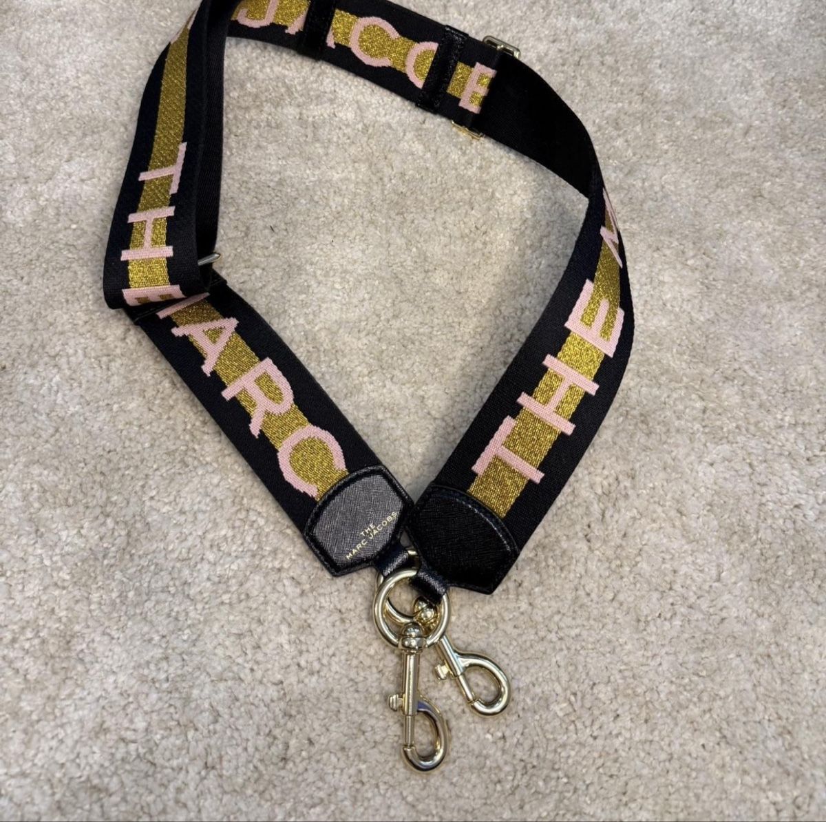 Marc Jacobs Autres vêtements & accessoires: MARC JACOBS bag strap – Neuf (Voir description) à Genève par jad_2zfn