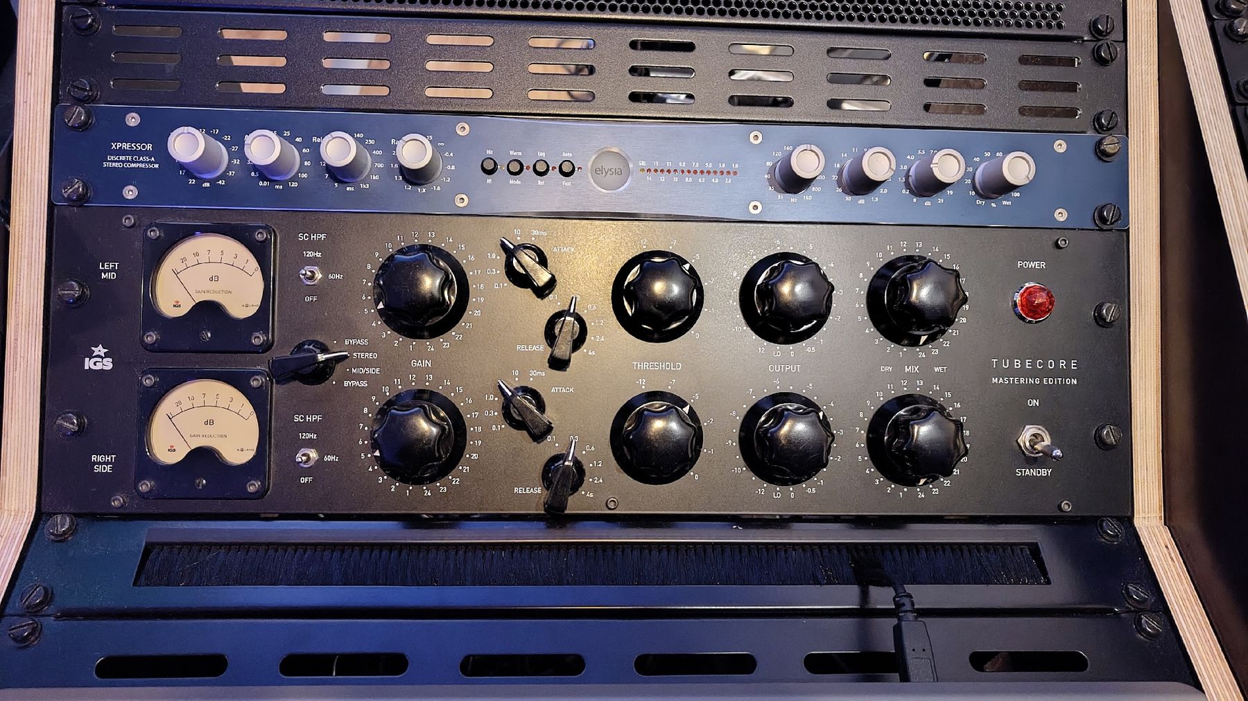 Console di mixaggio: IGS - Tubecore Mastering Compressor – Nuovo (secondo la descrizione) da Vilars NE venduto da Filomusic