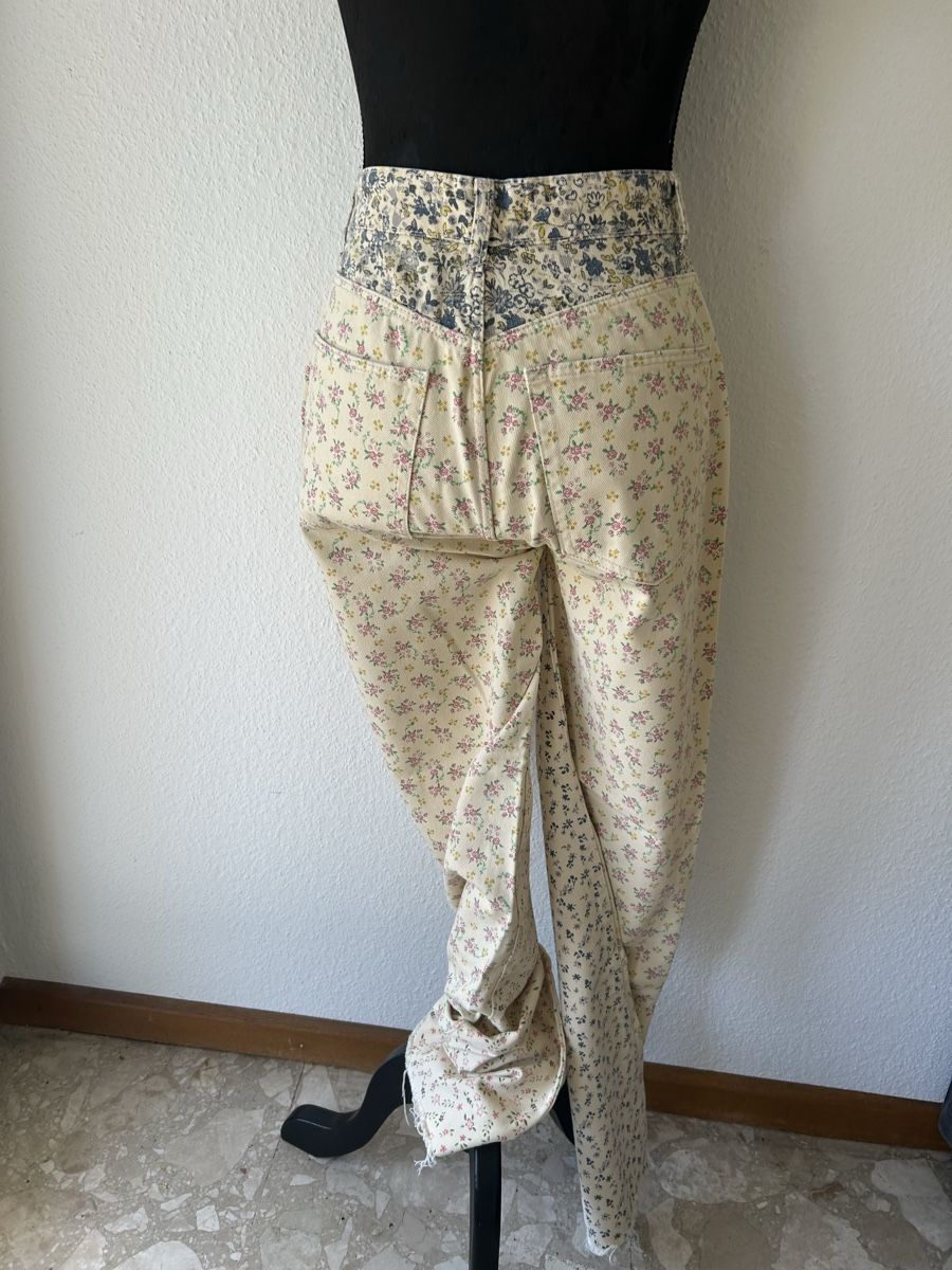 Bershka Jacken: Veste et pantalon à fleurs – Gebraucht aus Sion von cle_8cd5 6