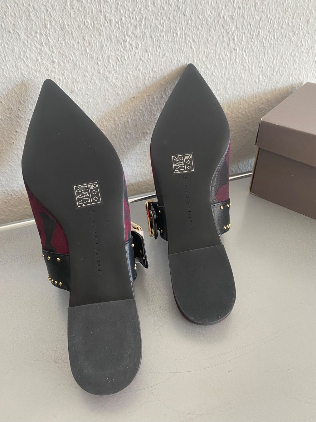 Scarpe da donna: Charles & Keith Pantoletten – Nuovo e nell'imballaggio originale da Herrenschwanden venduto da Cate67 2