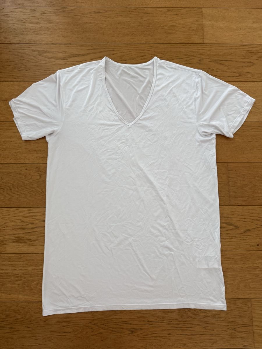 Uniqlo T-shirt: Uniqlo Basic Herren T-Shirt Gr. L – Usato da Rubigen venduto da dor_kb9s