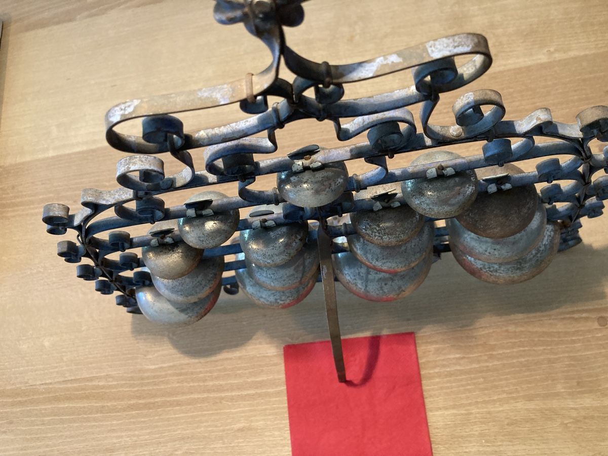 Campanacci mucche: Sehr altes Tisch-Glockenspiel – Usato da St.Gallen venduto da WrigleyCH 2