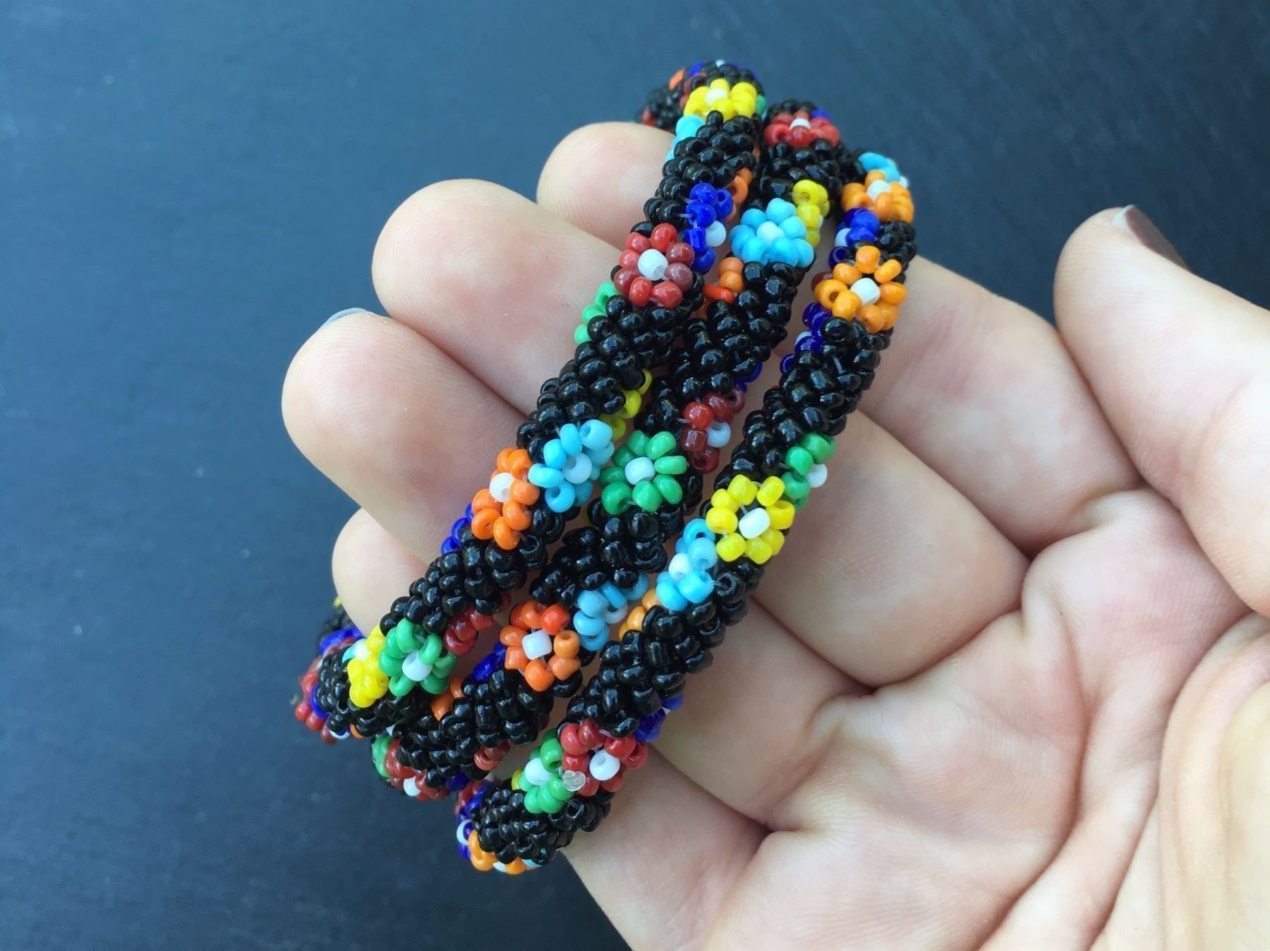 Armbänder & -reifen: Lot de 3 bracelets Massaï – Neu (gemäss Beschreibung) aus Veyrier von Leilazizou 2