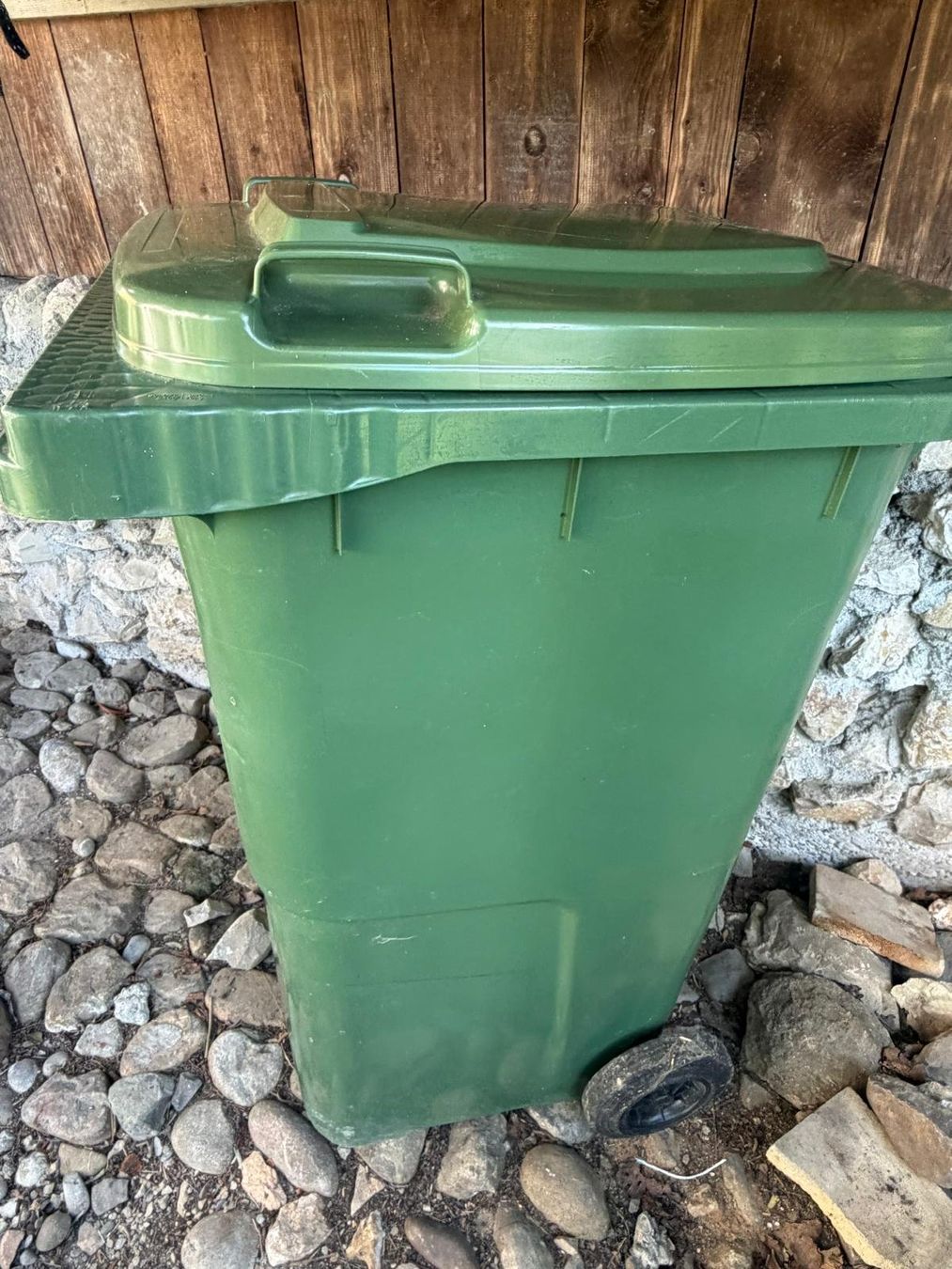 Altro per Ufficio & Commercio: GRÜNER MÜLL CONTAINER 240L – Usato da Meienried venduto da ManuelaBoutique 3