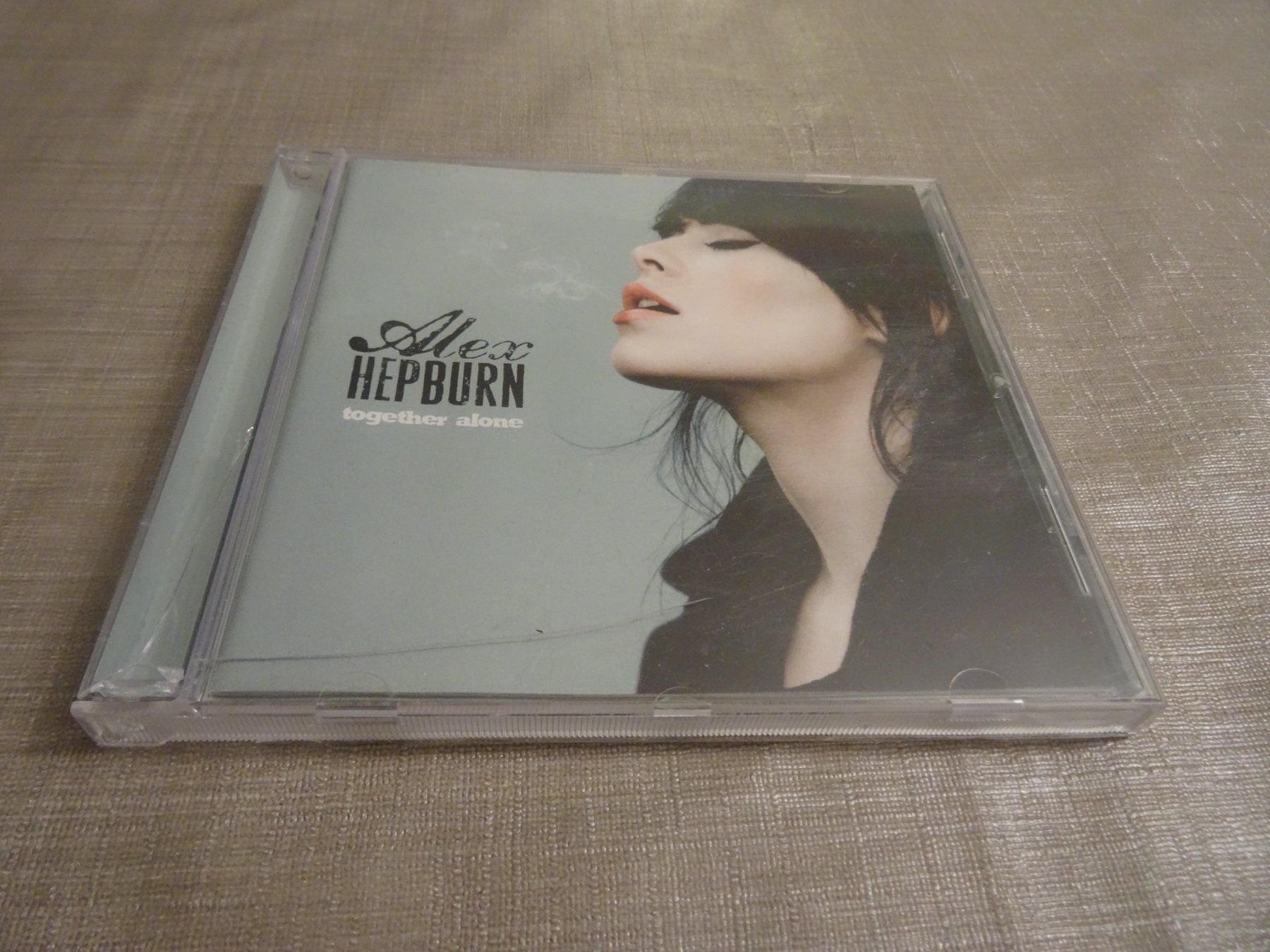 CD: Alex Hepburn - Together Alone (CD) – Usato da Olten venduto da Disc-Ausverkauf