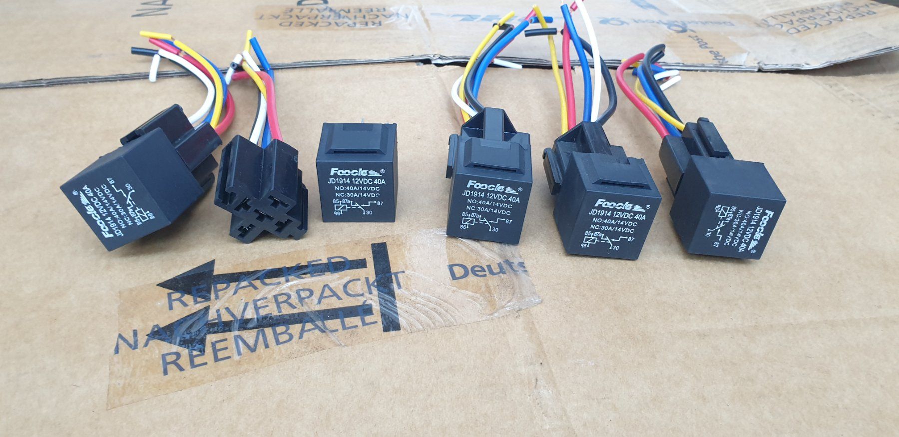 Elektronikbauteile: 12 V Relais – Neu und originalverpackt aus Müllheim Dorf von Linus18 4