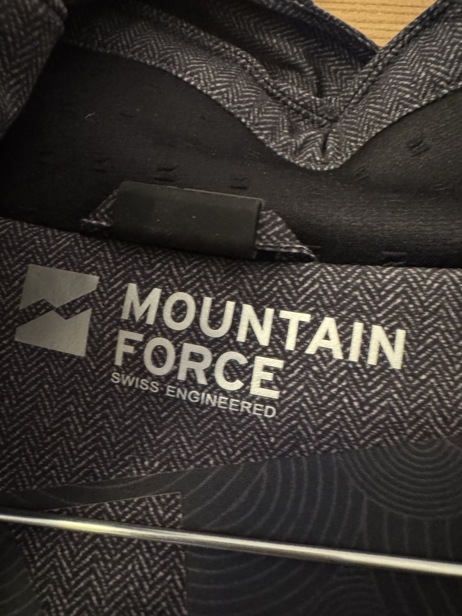 Mountain Force Giacche: Mountain Force Skijacke, Grösse 38, Damen – Usato da Zürich venduto da flavia26 1
