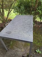 Gartentisch mit Steinplatte