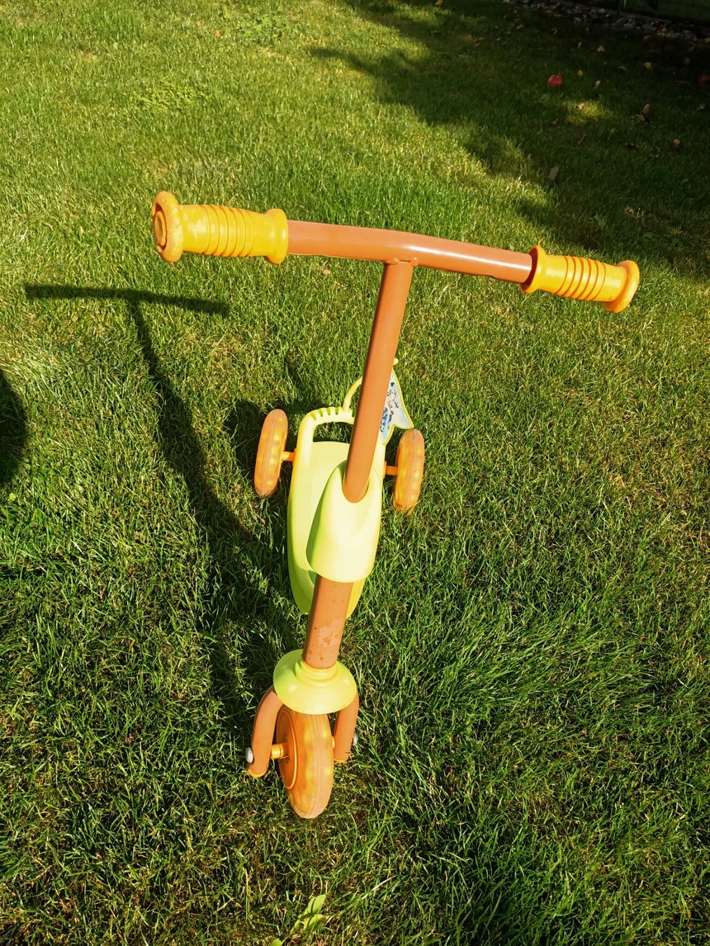 Fahrzeuge für Kinder: Trottinett, Scooter, 3-Rad – Gebraucht aus Kirchberg BE von Swoosh 1