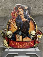 Halloween pin up