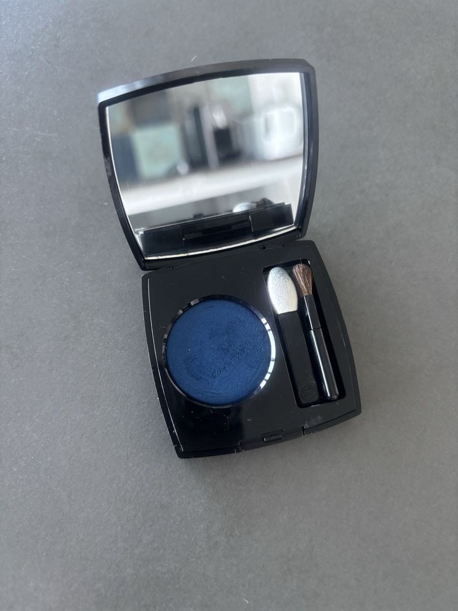 Maquillage: Chanel ombre à paupières – D'occasion à Chamby par vuittonista