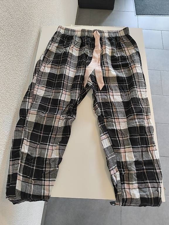 Pyjamas: 3x Pyjamahose – Gebraucht aus Nänikon von Manta87 4