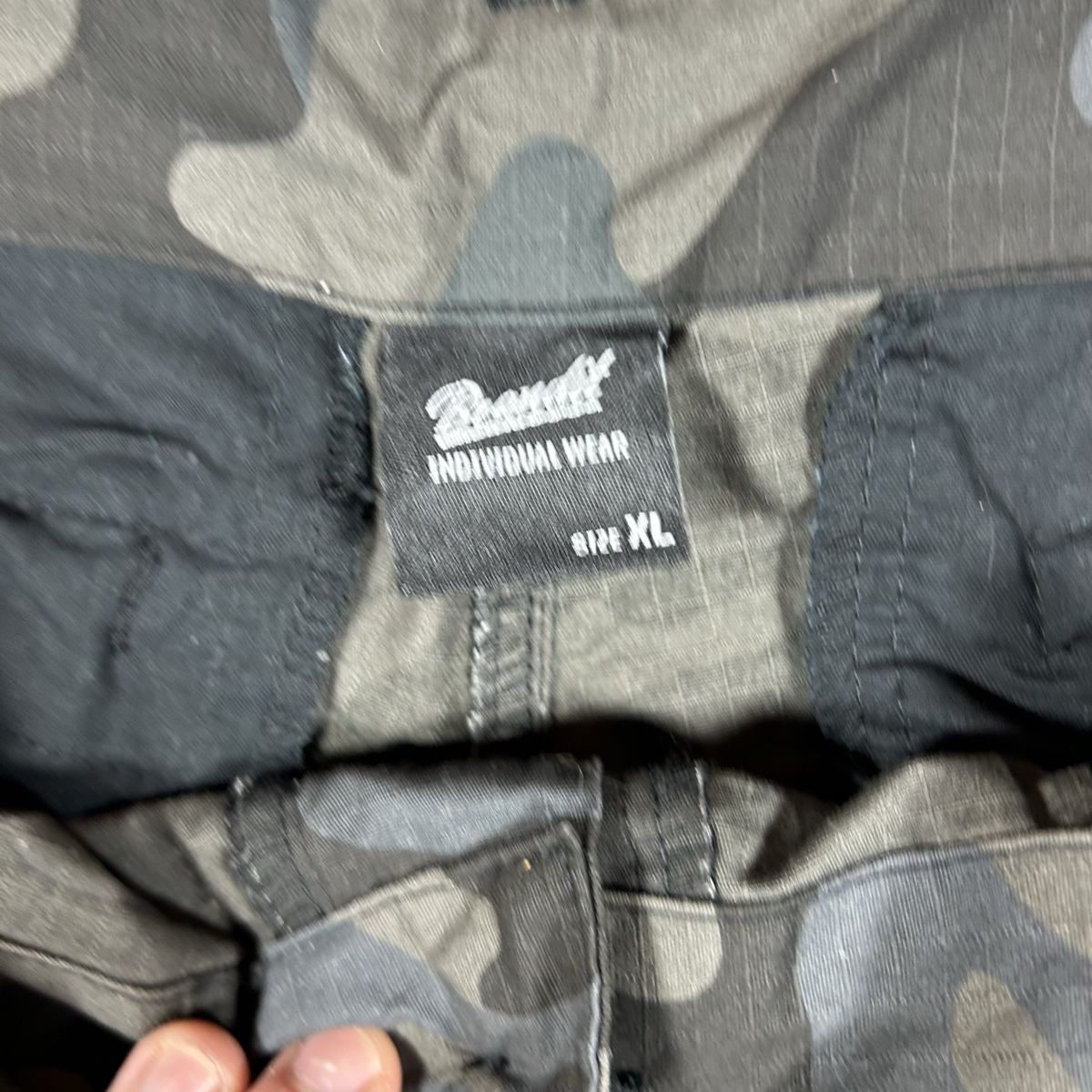 Pantaloni: Cargo camo pants  – Usato da La Sagne NE venduto da Matlasape 3