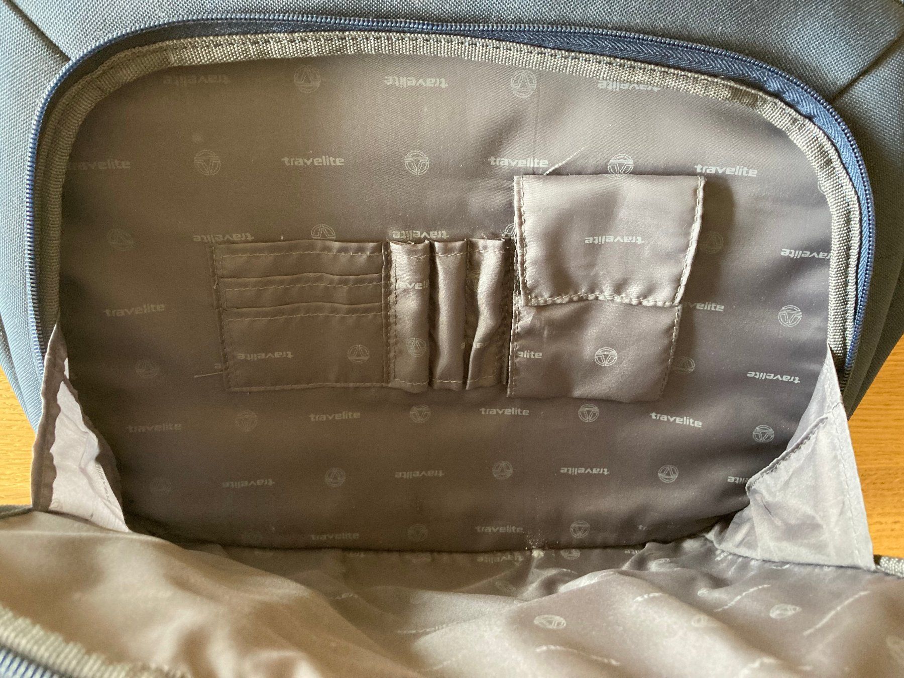Borse: Reisetasche Laptop CAPRI  - Farbe Marine – Usato da Stäfa venduto da koopjesnu 1