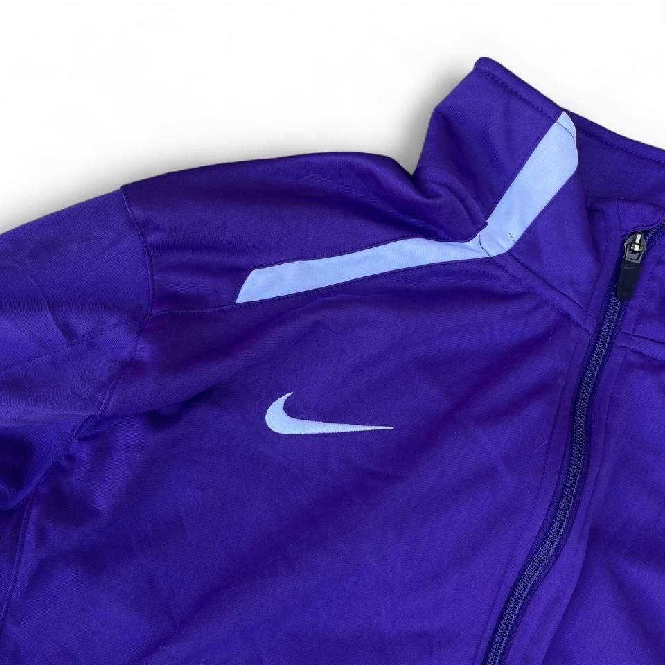 Nike Giacche: Nike Tracksuit Jacke Violett – Usato da Riehen venduto da RESTREET 1