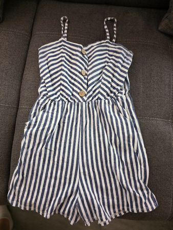 Sommerlicher Jumpsuit gestreift, Grösse M, Top Zustand!