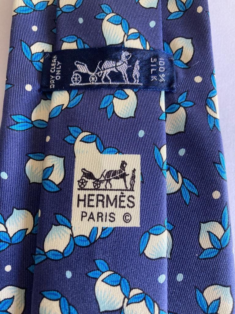 Hermès Cravatte: Cravate en soie HERMES – Usato da Zürich venduto da aygo_a 1