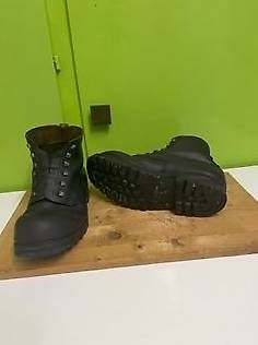 Scarpe da uomo: Chaussure de marche 1970 – Usato da Vuarmarens venduto da Leonchuv