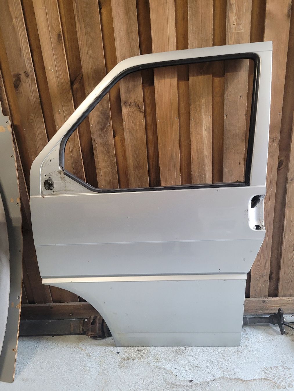 VW Toutes les pièces auto: Fahrertür VW T4 Silber – D'occasion à Rickenbach LU par kel_2zfz