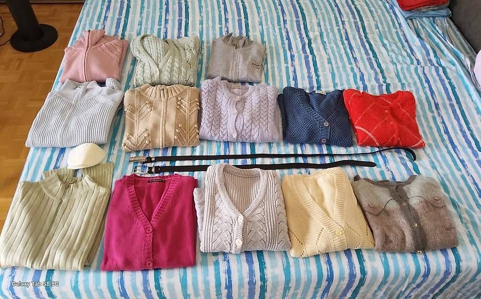 Lotti di vestiti: Indumenti donna taglia S e M – Usato da Cadro venduto da Inuit71 1