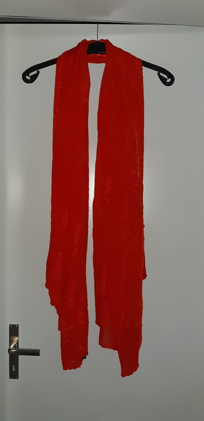 Foulard & Sciarpe: Leichte Schal, bestickt – Usato da Winterthur venduto da meci02 2
