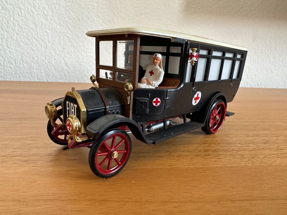 Miniature Rio Fiat 18 BL Ambulance CRI 1/43 (160e Anniversaire), Neuve