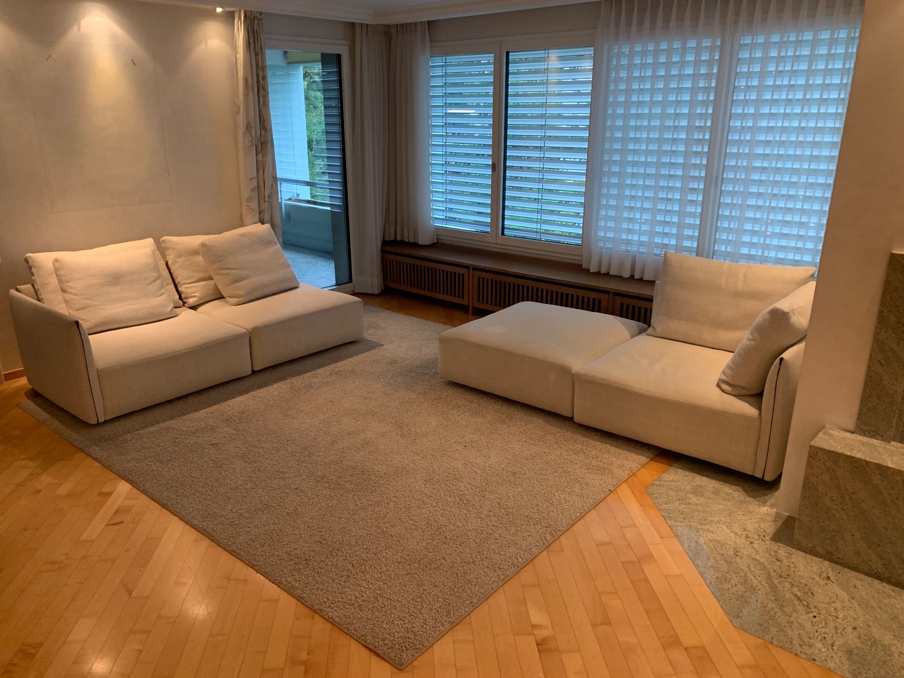 Sofas: Modulares Sofa in hellbeigem Stoff – Gebraucht aus Lachen SZ von CHM17