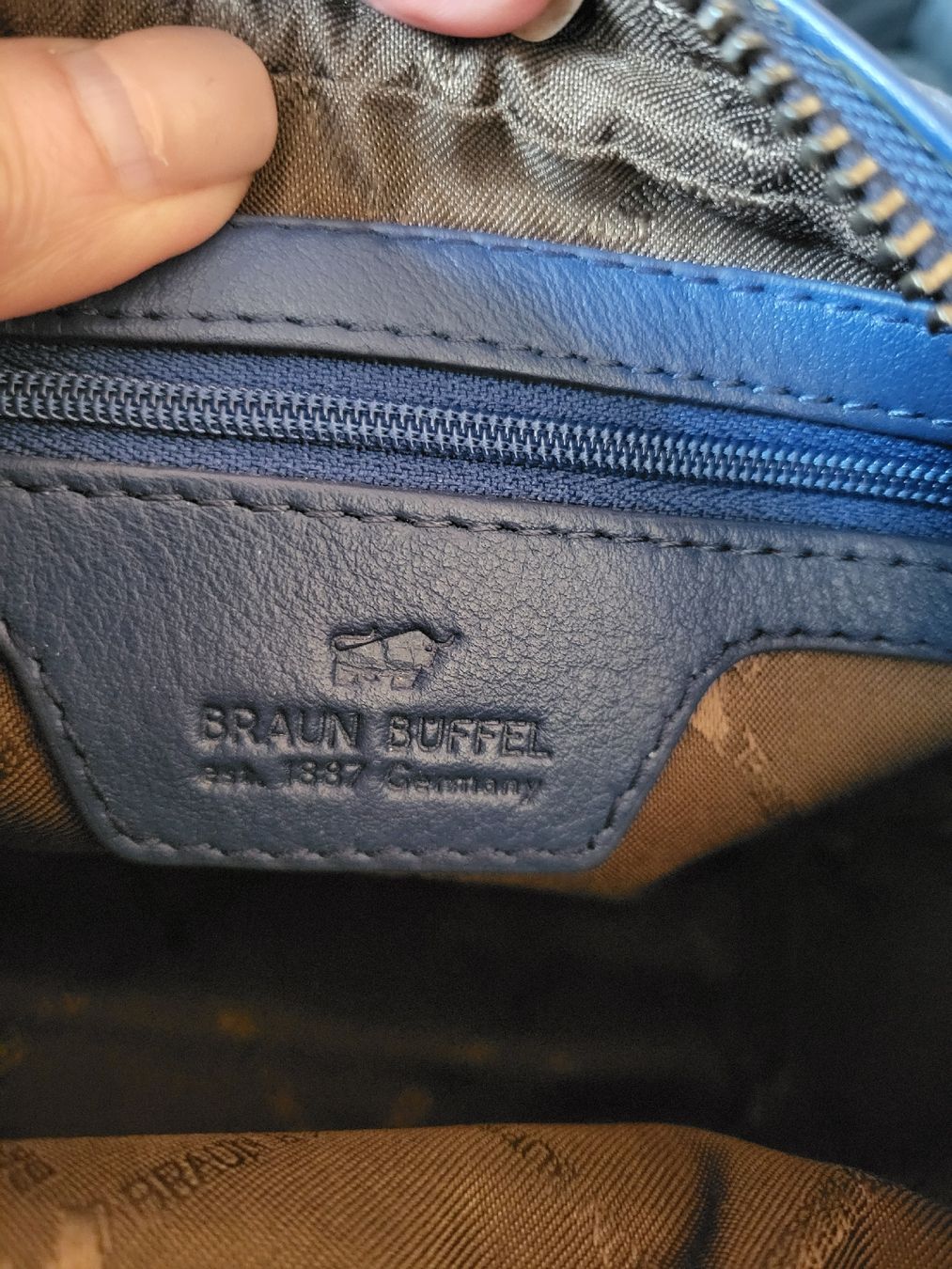 Braun Büffel Taschen für Damen: Braun Büffel Tasche – Neu und originalverpackt aus Zweisimmen von Adorable 4