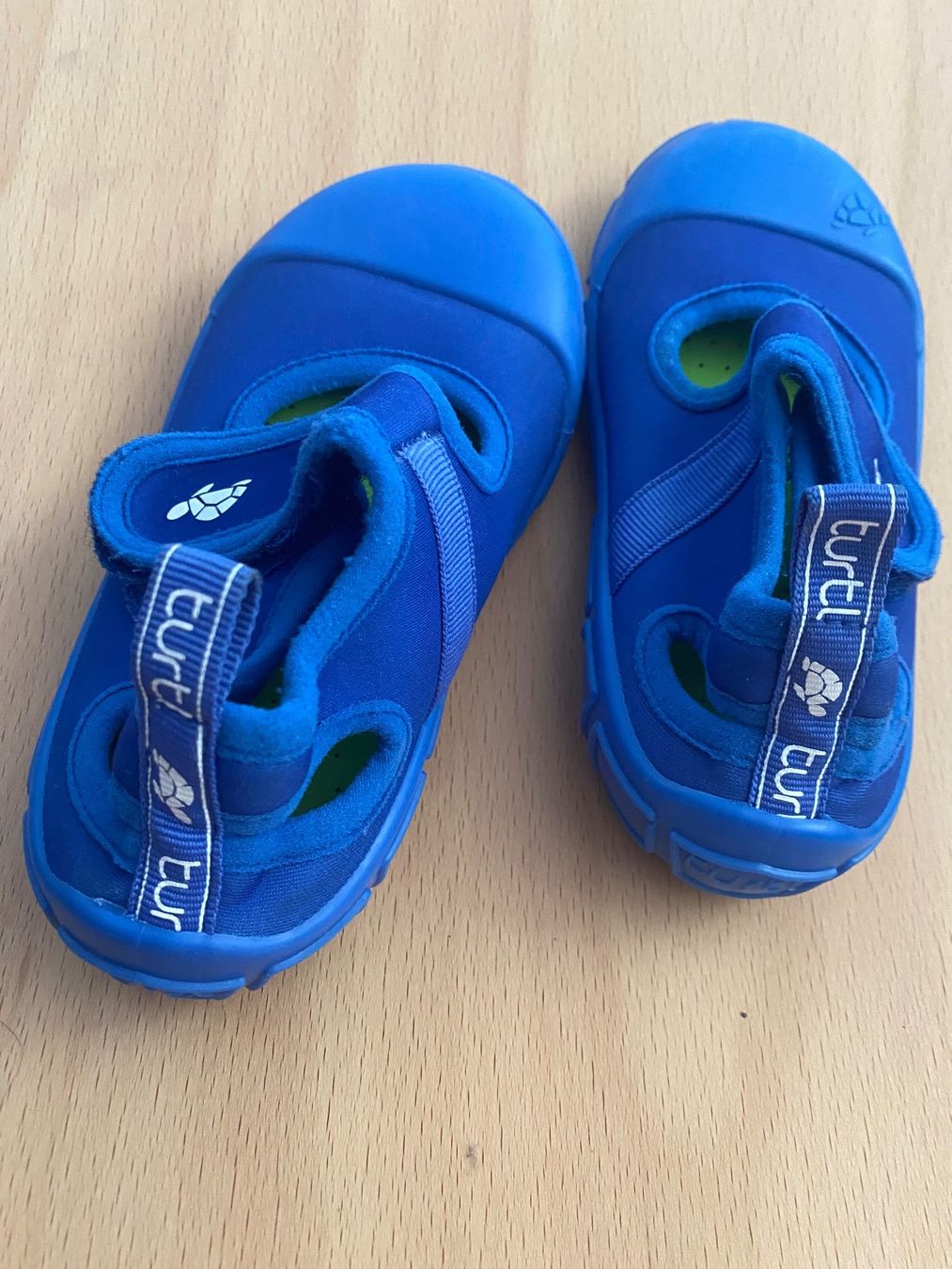 Scarpe per ragazzi: Badeschuhe Tutrl 26-27 – Usato da Herzogenbuchsee venduto da MoLa85 1