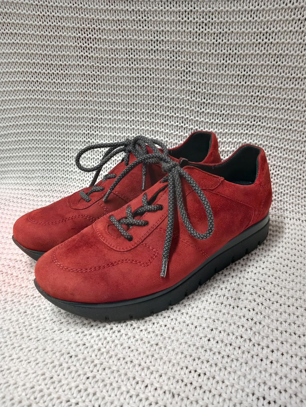 Scarpe da donna: Semler Halbschuhe Gr. 39/40 Wildleder, Luftpolster – Usato da Gwatt (Thun) venduto da umwelt-brocki