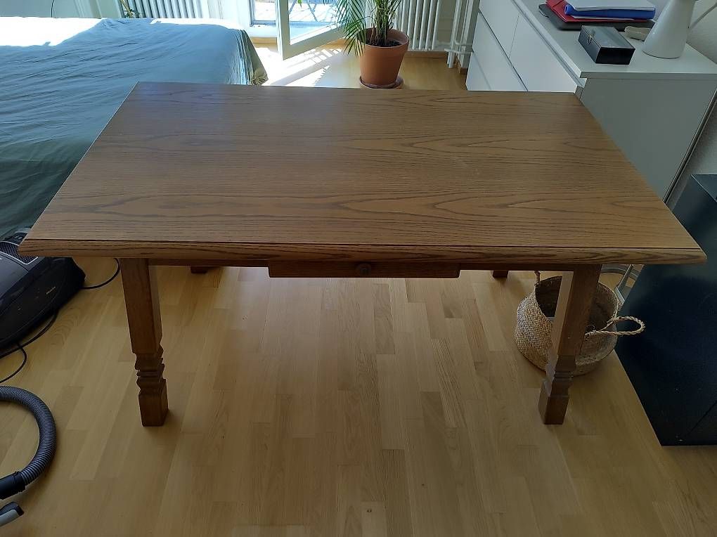 Schreibtische: Tisch Massivholz – Gebraucht aus Basel von fra_6cjr