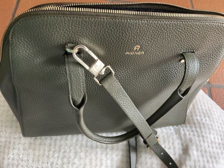 Aigner Tasche   Leder   Wie neu