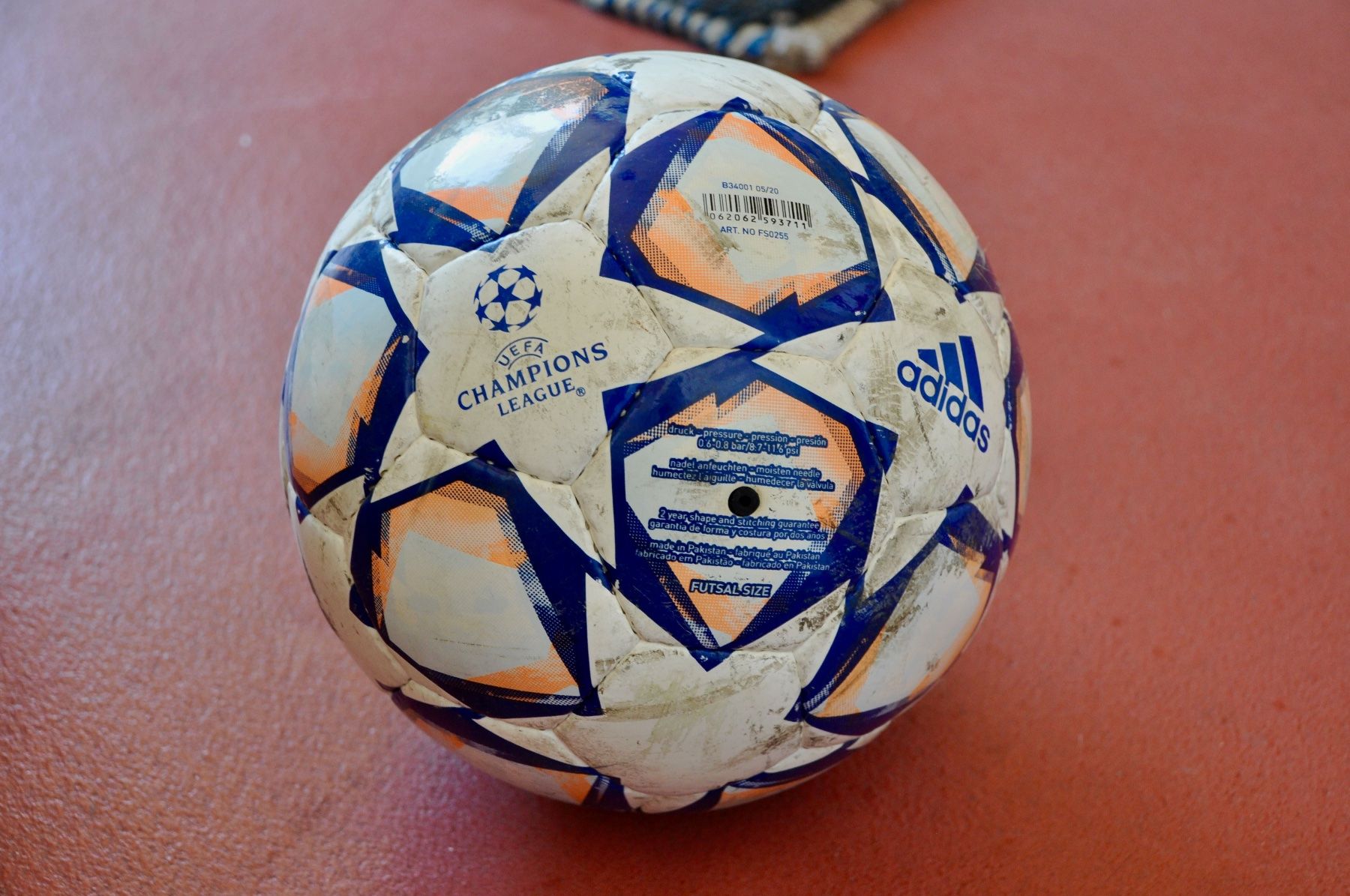 Adidas Palloni: Original Adidas Futsal – Usato da Basel venduto da fido_mania