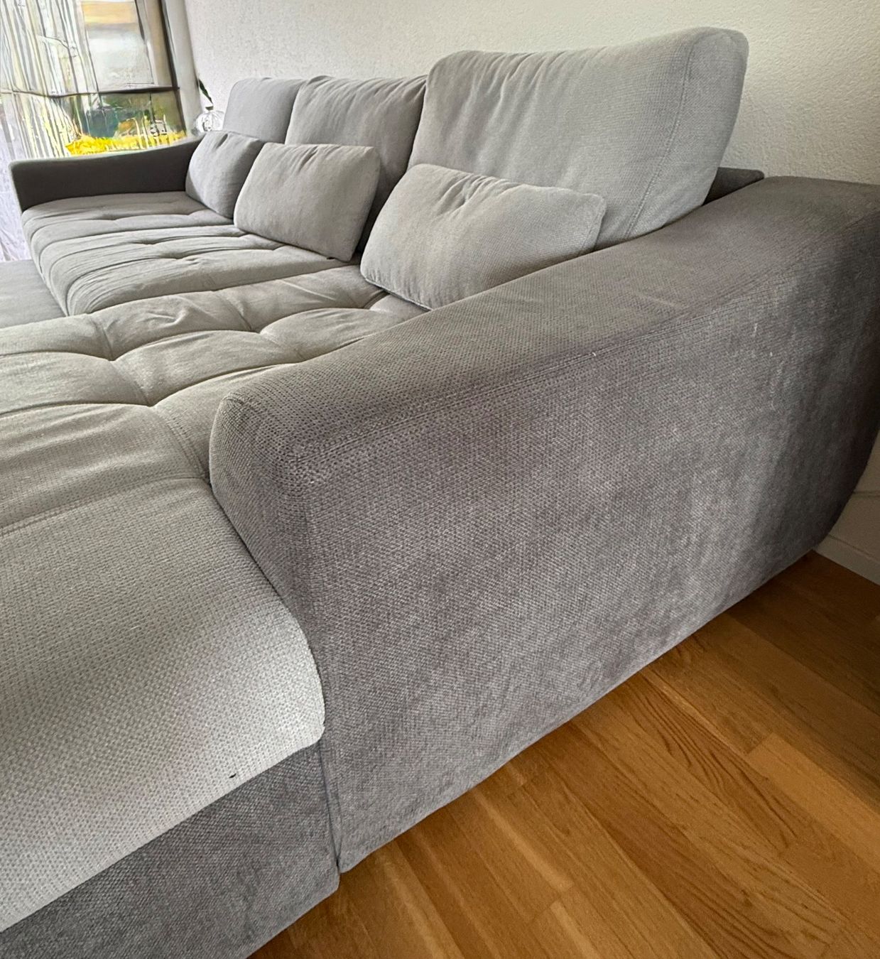 Conforama Divani: Ecksofa in sehr gutem Zustand – Usato da Neuenegg venduto da filipko21 1