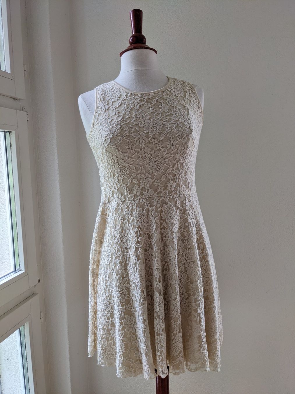 Morgan Kleider: MORGAN beiges Spitzenkleid S/M – Gebraucht aus Lengnau AG von Nathi88