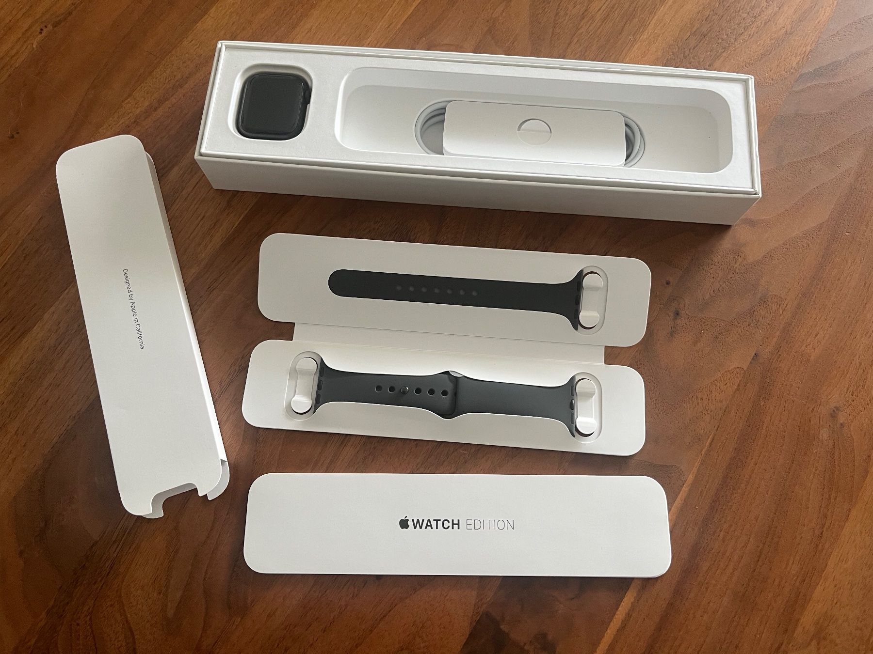 Apple Smartwatch: Apple Watch Series 7, 41mm, Titanium SpaceBlack – Usato da Au SG venduto da fabian.brunner