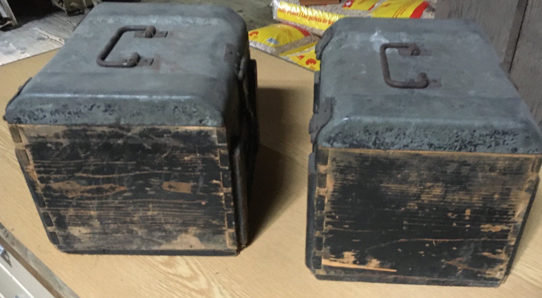 Attrezzatura & Pezzi di ricambio: 2 antike Munitionskisten, Holzkisten – Usato da Luzern venduto da Solanor13 5