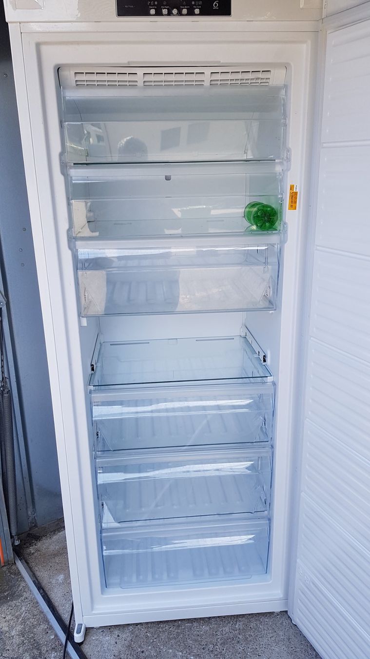 Whirlpool Congelatori: ab CHF;1.- Gefrierschrank WHIRLPOOL Type: CV77 HEU – Difettoso da Biel / bienne venduto da Sarouch9 3