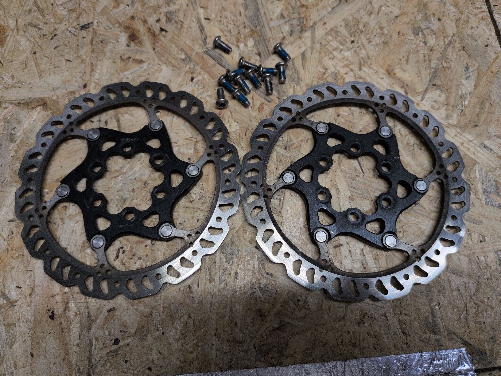 Ersatzteile: 140 mm Disc 6-Loch (2x) – Gebraucht aus Zürich von kaerntna