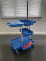 Reinigungswagen blau mit Ablagen