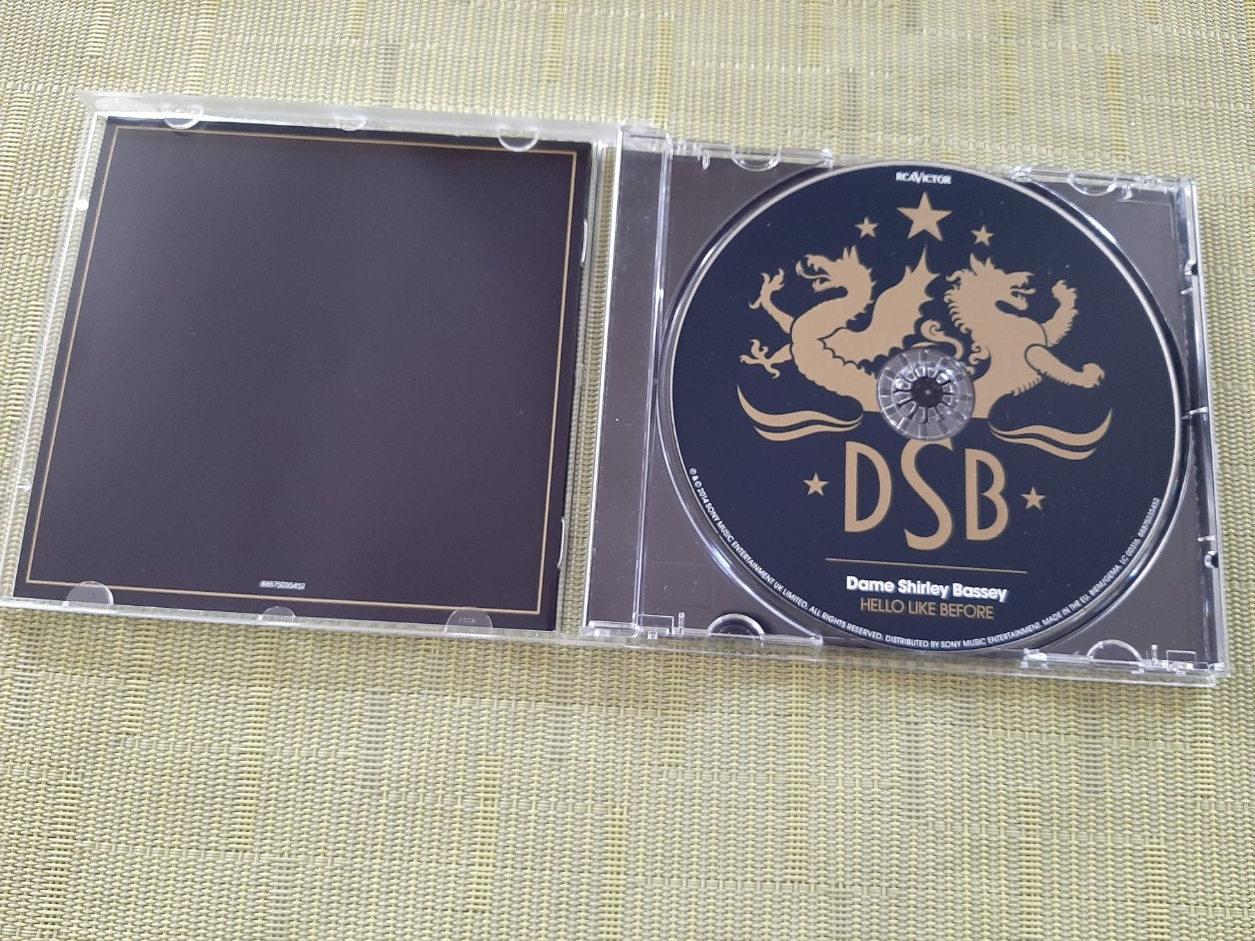 CD: CD Dame Shirley Bassey, Hello like before – Usato da Menziken venduto da Rien1 2