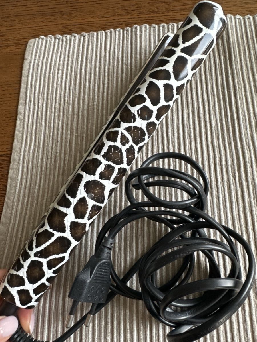 Haarschmuck: Amika Hair Flat Iron Giraffe Pattern - USED, Perfect! – Gebraucht aus Zürich von car_68nt 1