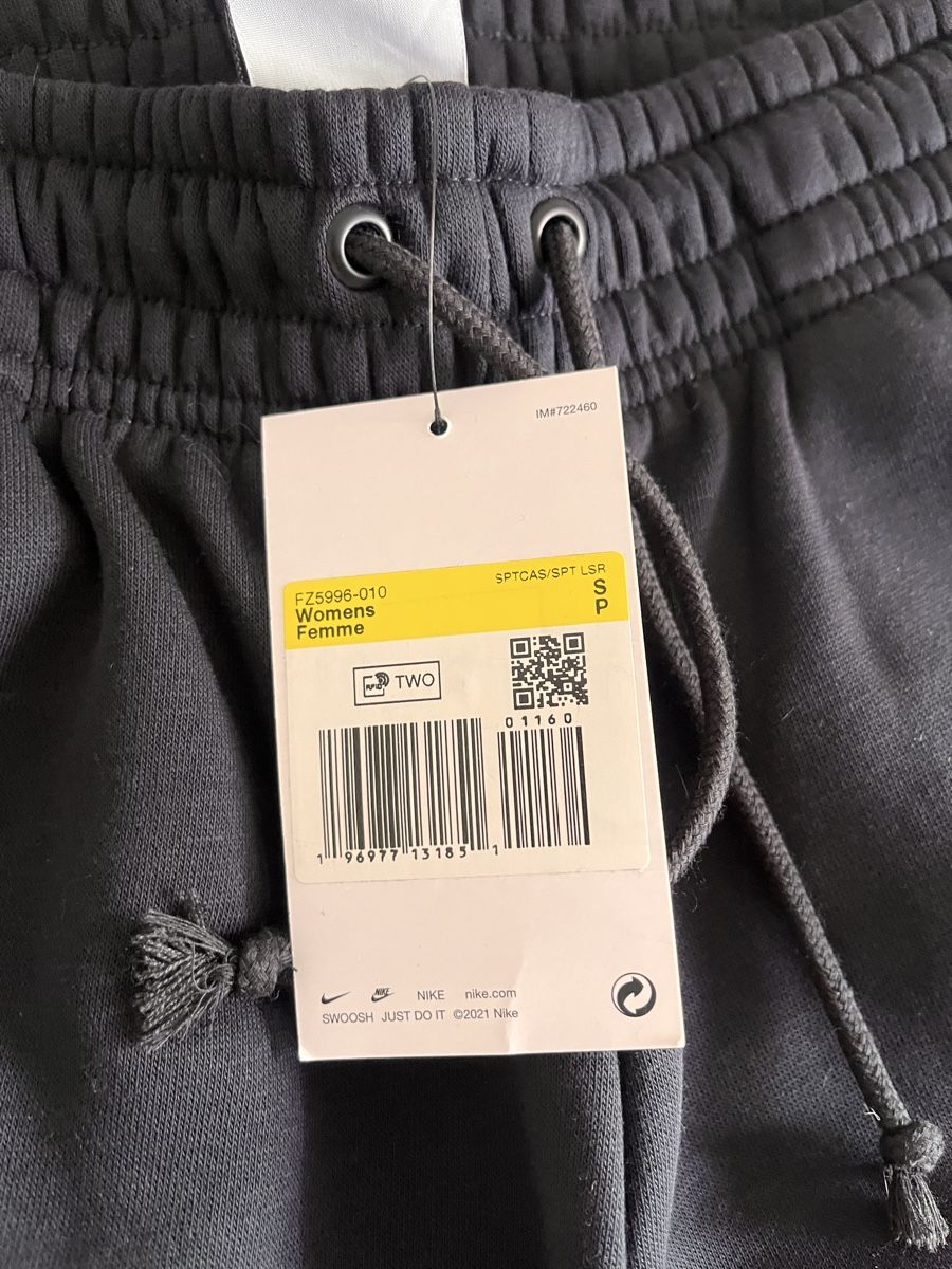 Nike Hosen: Nike - Oversized Fit High Rise Full Lenght – Neu (gemäss Beschreibung) aus Bern von Jimena113 1