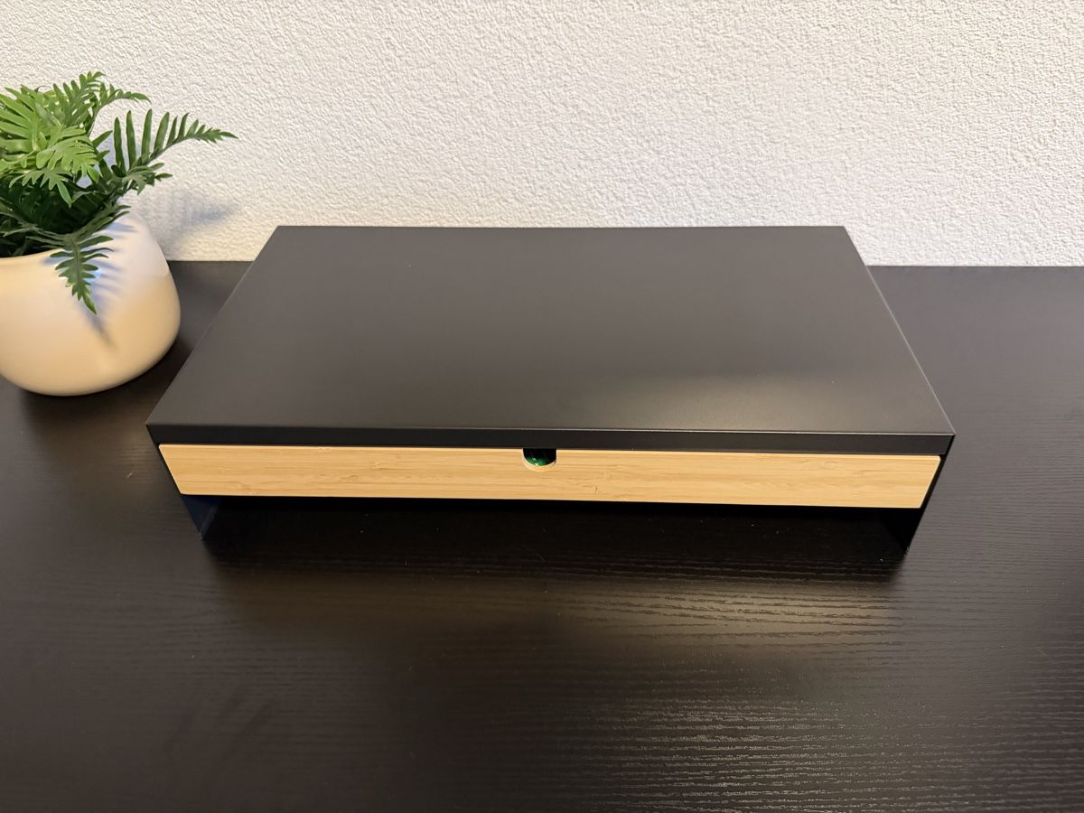 Staffa per monitor: ELLOVEN IKEA Monitorerhöhung mit Schublade – Usato da Steinebrunn venduto da Stemmel