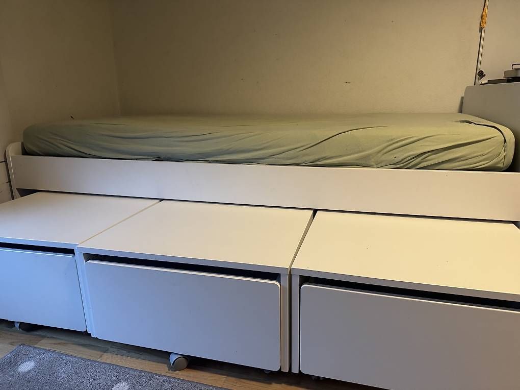 Betten: Ikea Bettgestell plus 3 passende Schubladenelemente – Gebraucht aus Zürich von ai.na 1