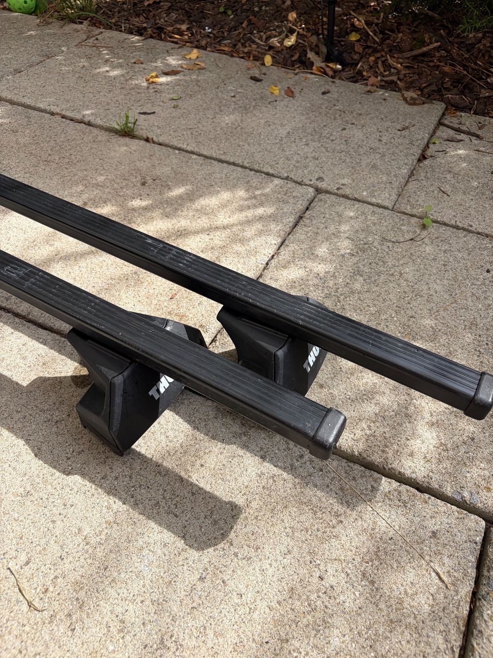Thule Box da tetto: Fast neue Thule Dackbox und Dachträger – Usato da Bertschikon Gossau venduto da matse74 2